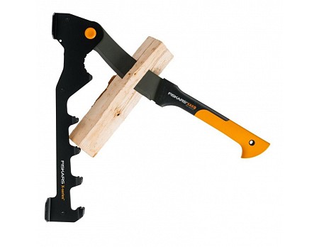 1079159 Sada nástěnný štípač na dřevo a mačeta